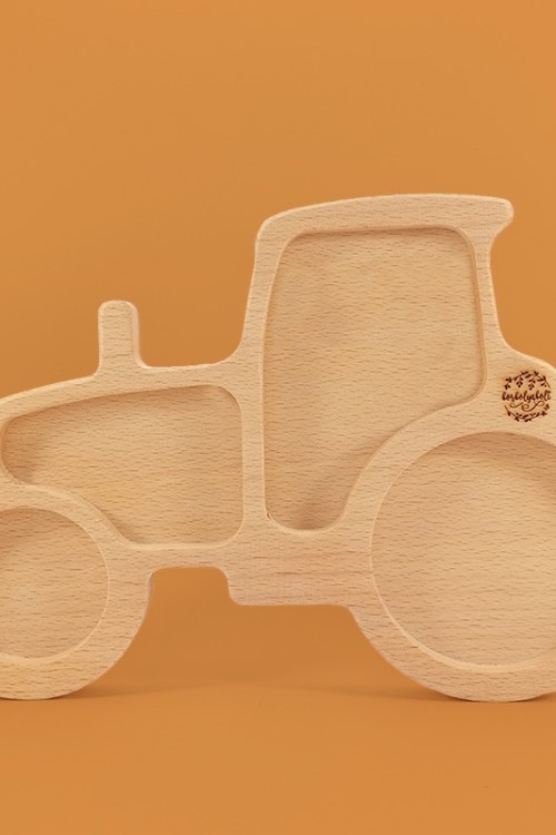 Traktor alakú gyerektányér